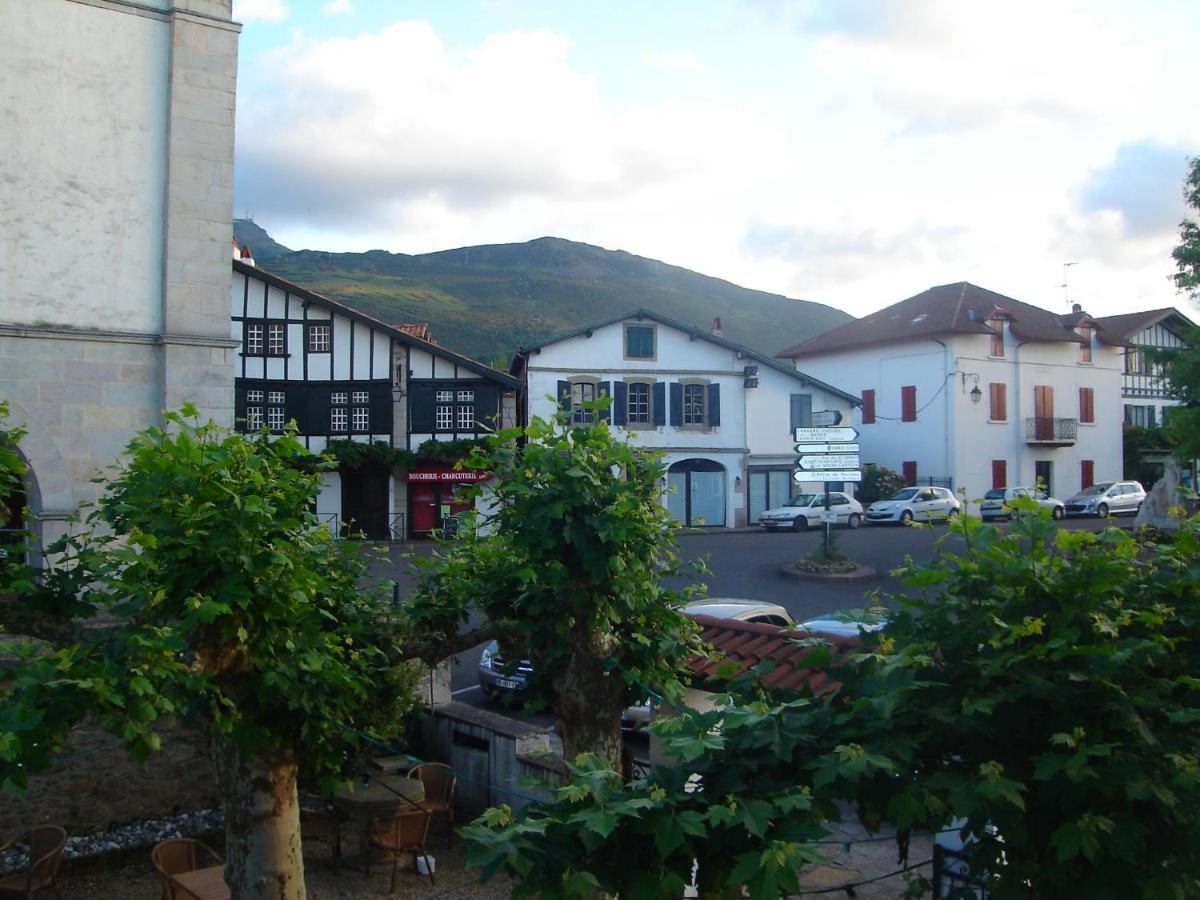 Hotel De La Rhune Ascain Exterior photo